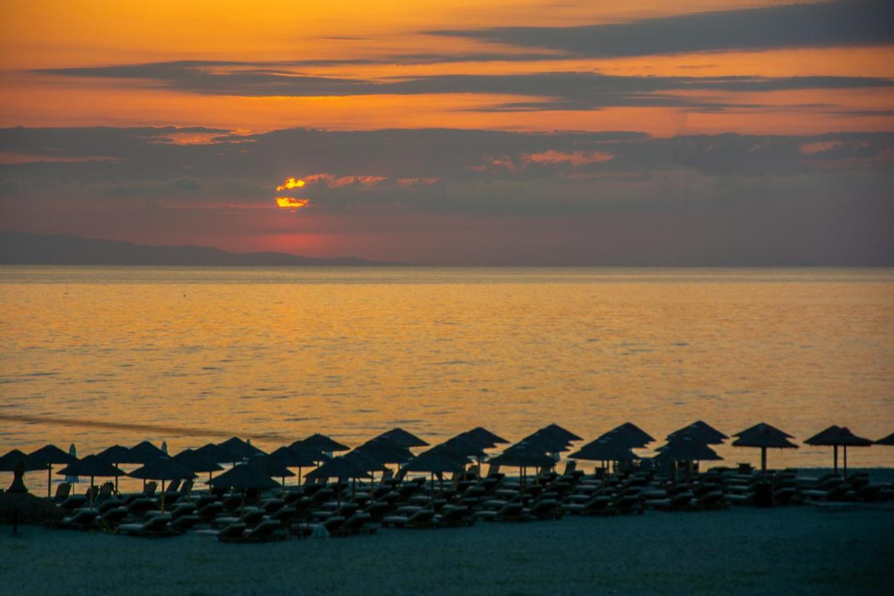 Aparthotel Pantheon Sea View Neoi Poroi Esterno foto